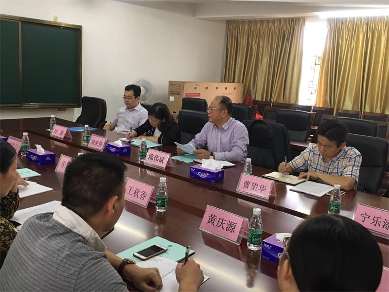 湖南人文科技学院法学院院长朱耀斌一行到法政学院交流.jpg