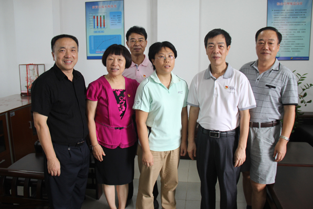 慰问经济管理学院黄剑1.jpg